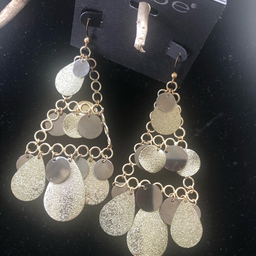 Bebe triangle tier chandelier earrings NWT